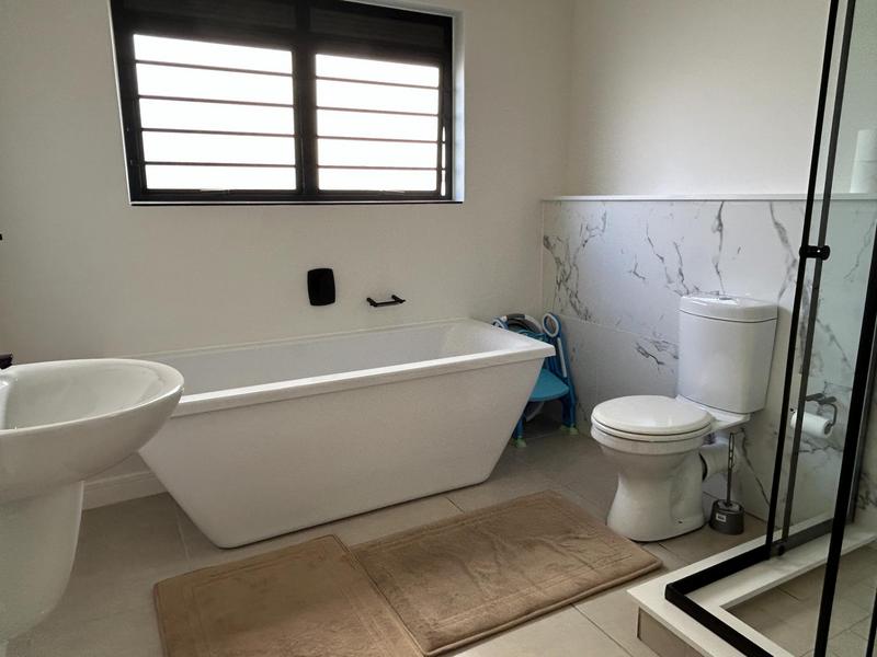 To Let 3 Bedroom Property for Rent in Sandown Western Cape